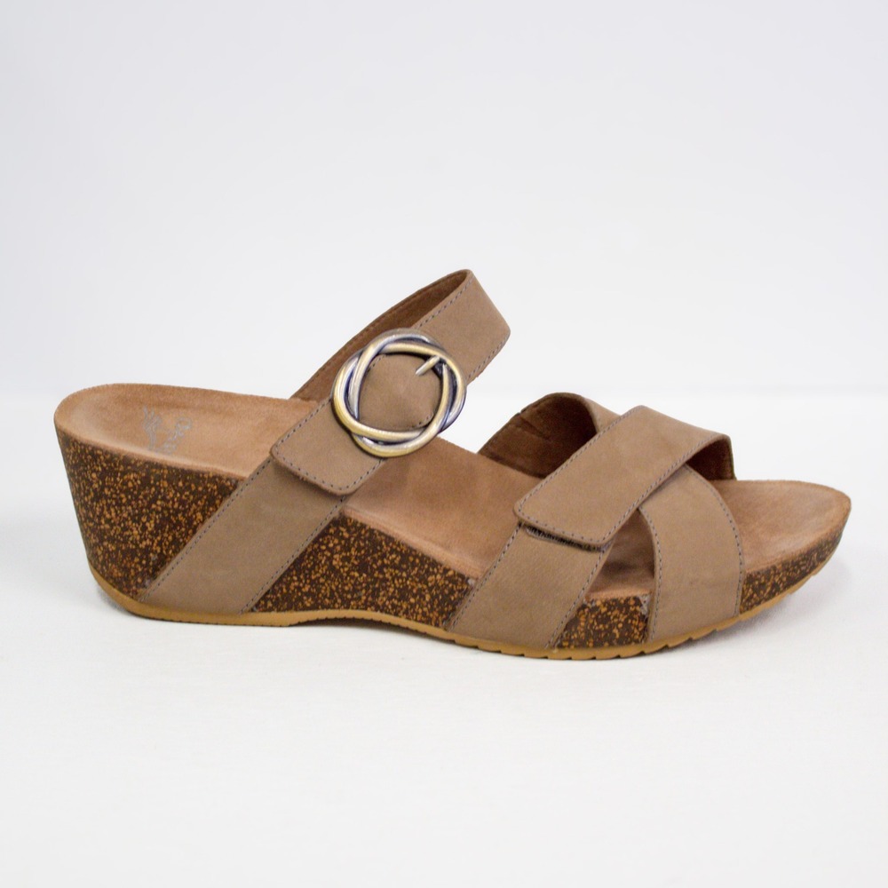 Dansko Susie Taupe Leather Buckle Wedge Sandals Women's Siz 40 US 9.5